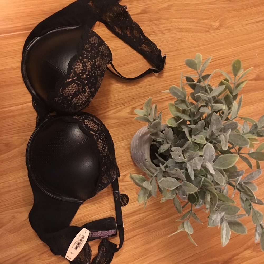 NWT VS Sexy faux leather & lace bombshell bra 36C